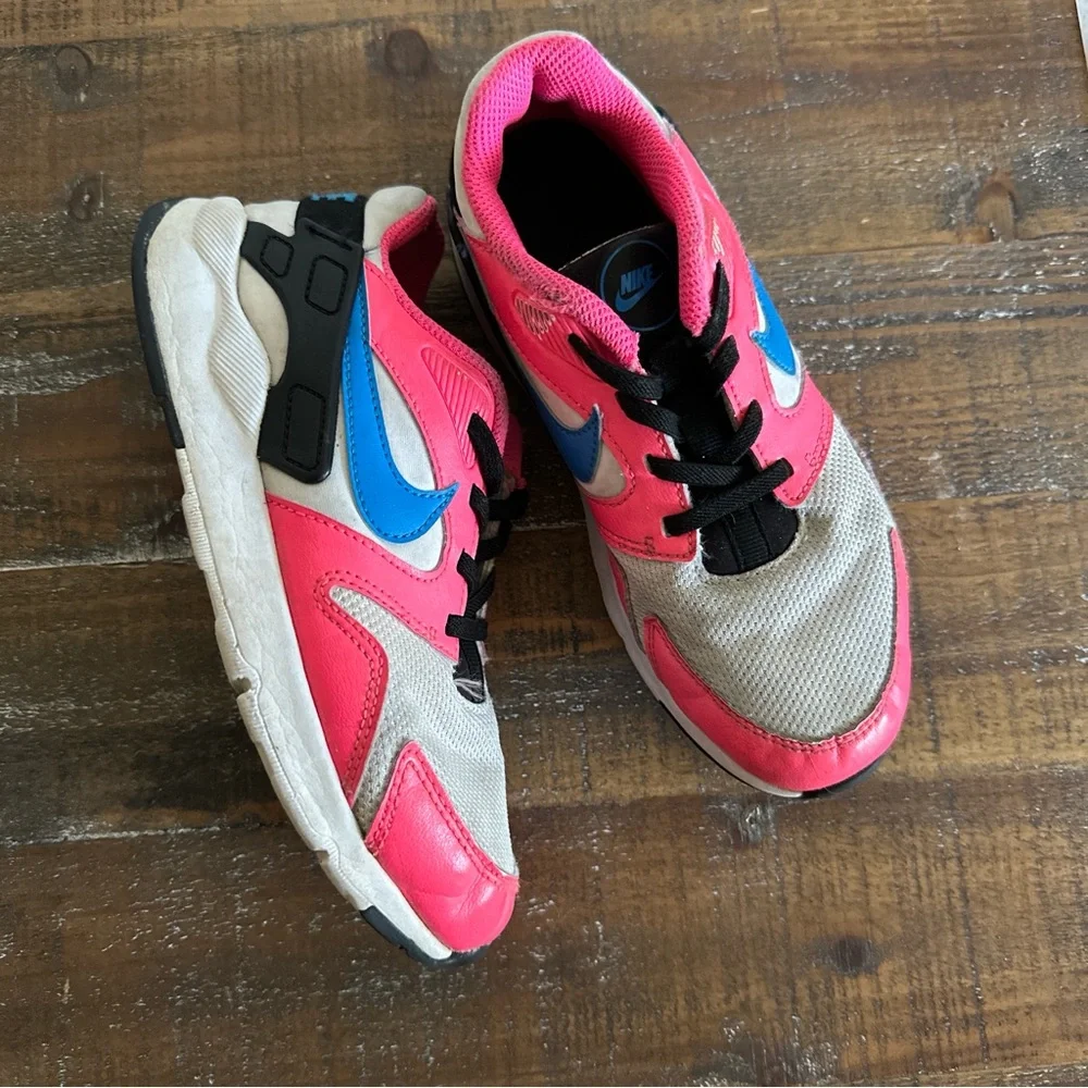 Nike pink running